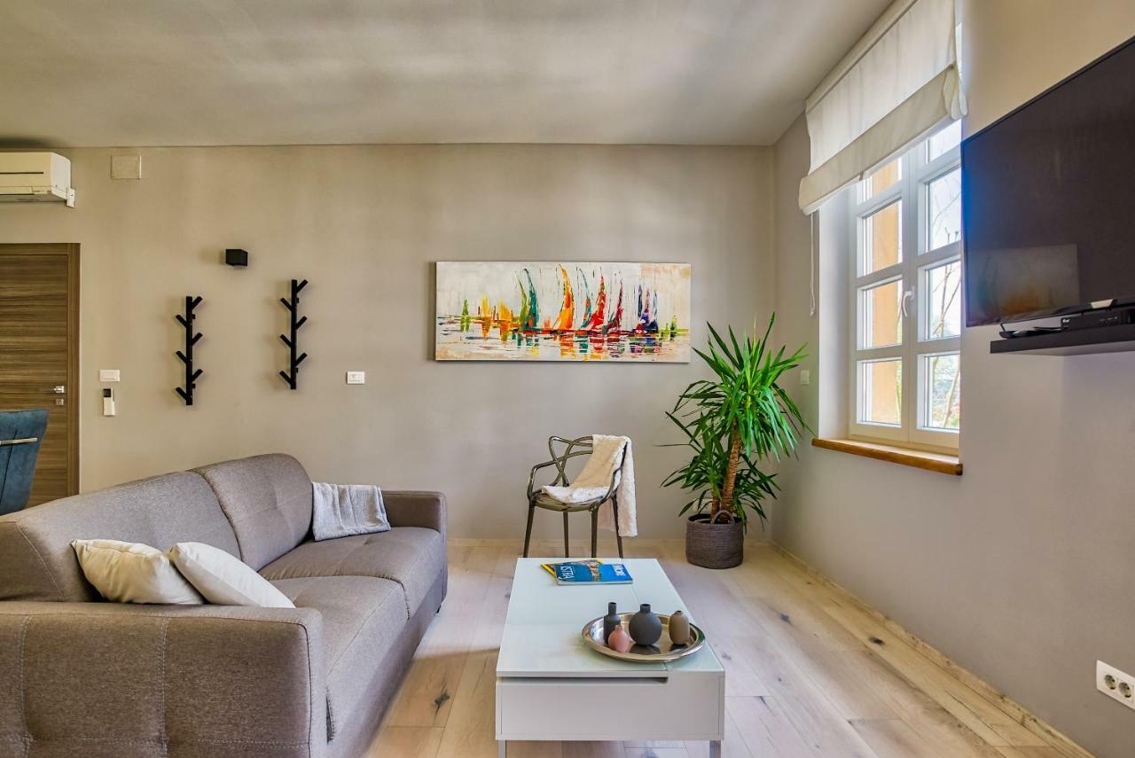 Parkside Studio Apartments With Free Parking Pula Exterior foto